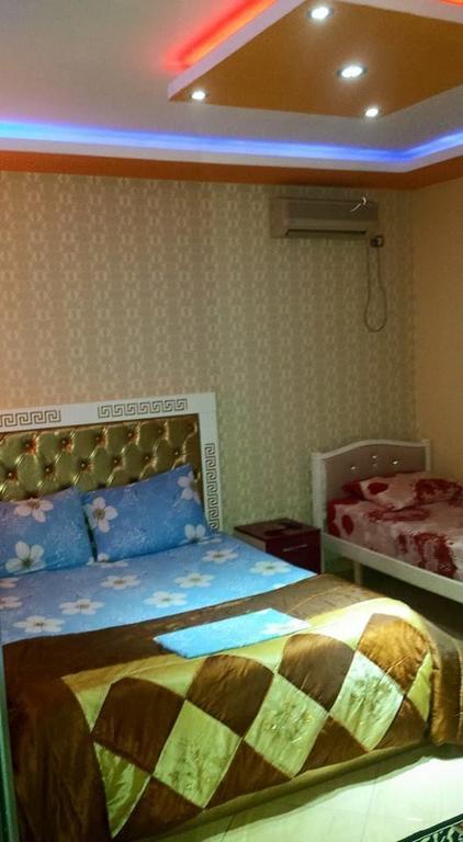 Hotel Buza New Shtoj Ruang foto