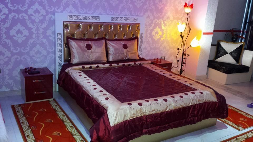 Hotel Buza New Shtoj Bagian luar foto