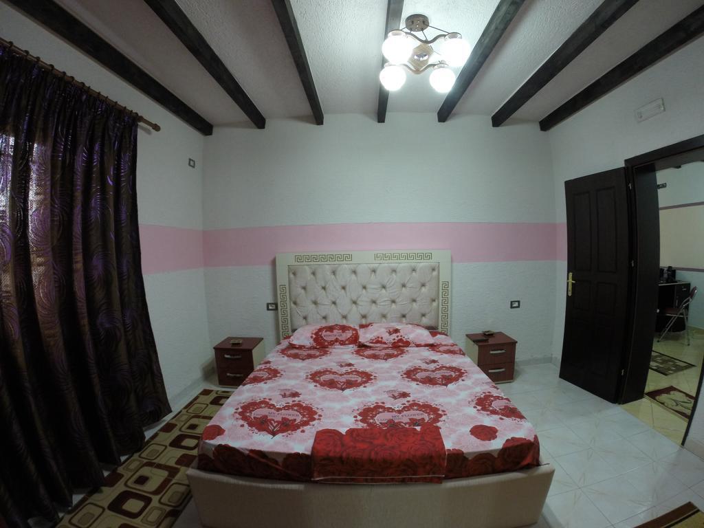 Hotel Buza New Shtoj Bagian luar foto