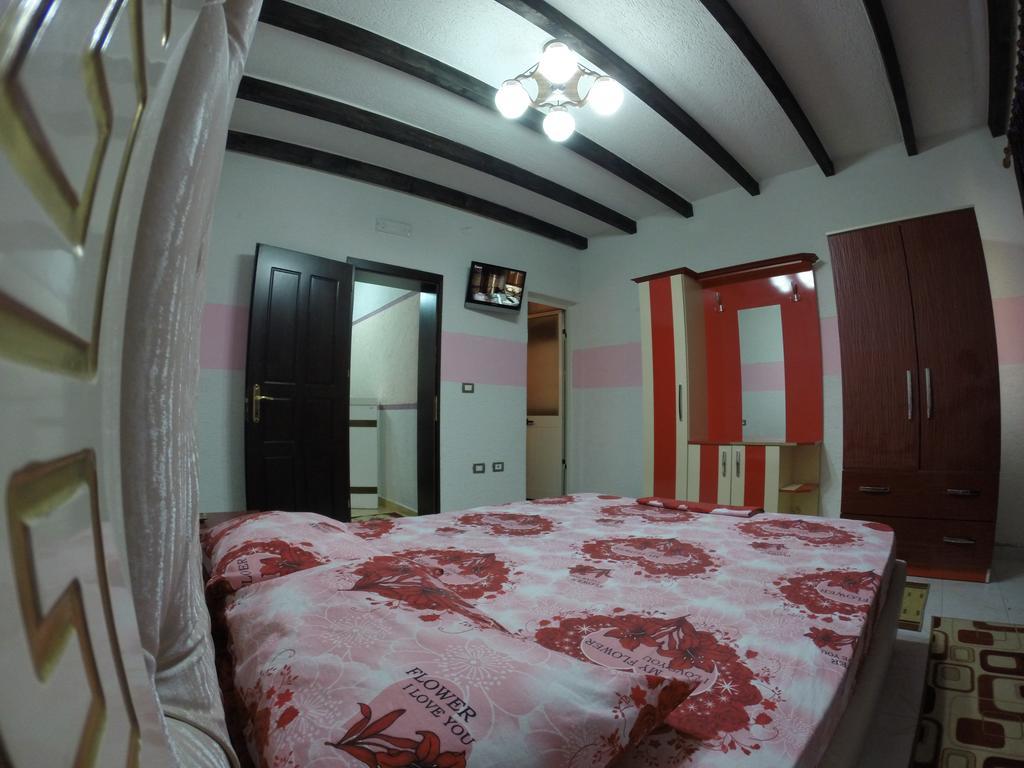 Hotel Buza New Shtoj Bagian luar foto