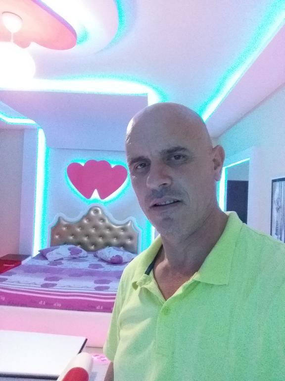 Hotel Buza New Shtoj Bagian luar foto
