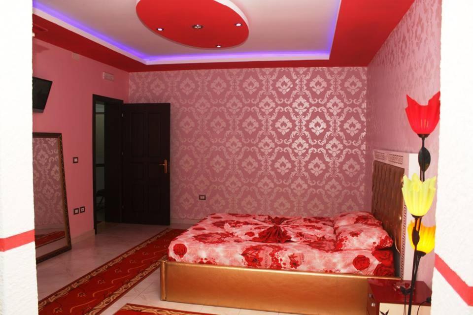 Hotel Buza New Shtoj Bagian luar foto
